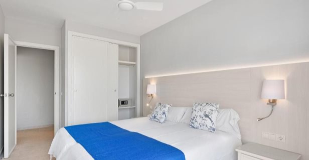 Aparthotel Flipflop Cala Mandia