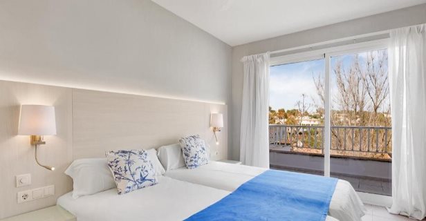 Aparthotel Flipflop Cala Mandia