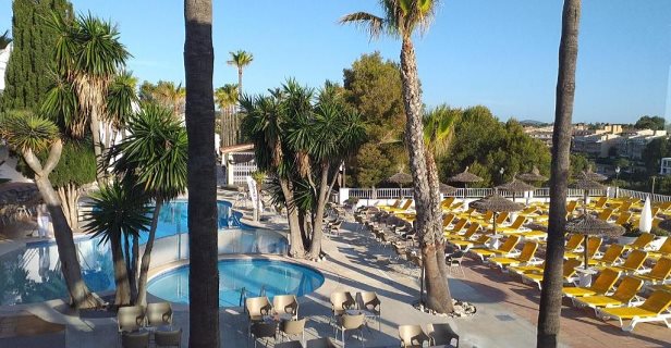 Aparthotel Flipflop Cala Mandia