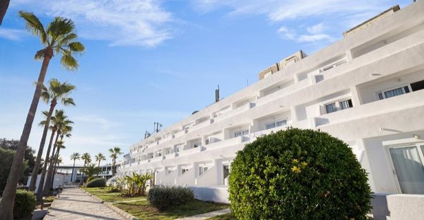 Aparthotel Flipflop Cala Mandia