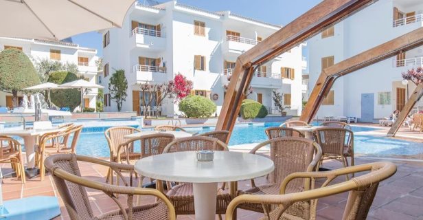 Aparthotel Flora
