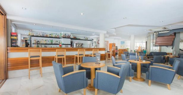 Aparthotel Flora