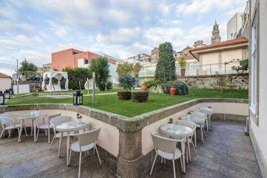 Aparthotel Flores Village & Spa