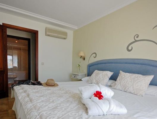 Aparthotel Galeon Suites