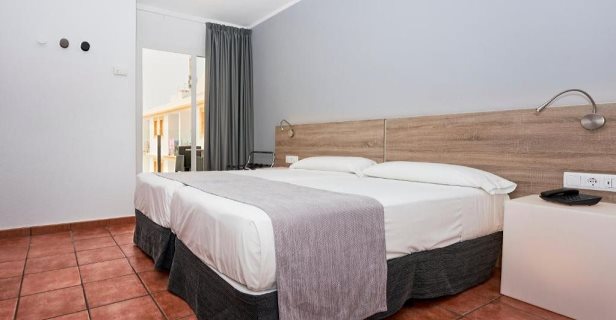 Aparthotel Globales Los Delfines