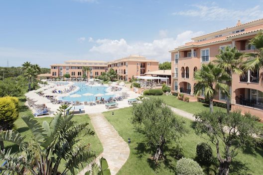 Aparthotel Grupotel Macarella Suites & Spa