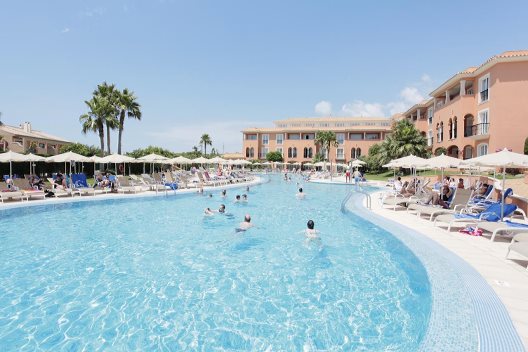 Aparthotel Grupotel Macarella Suites & Spa