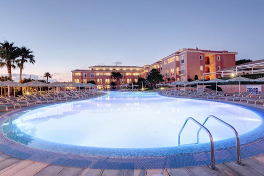 Aparthotel Grupotel Macarella Suites & Spa