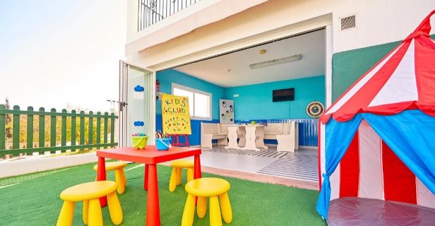 Aparthotel Holiday Center