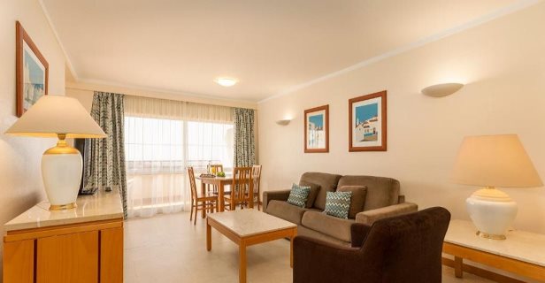 Aparthotel Interpass Vau