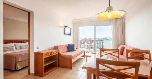 Aparthotel Inturhotel Cala Azul