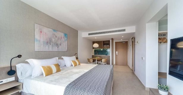 Aparthotel Inturhotel Cala Azul
