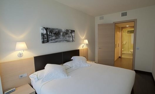 Aparthotel Jardines De Uleta Suites