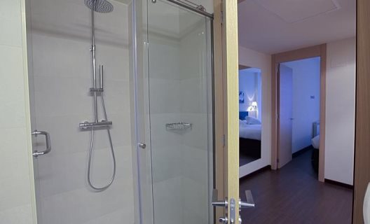 Aparthotel Jardines De Uleta Suites