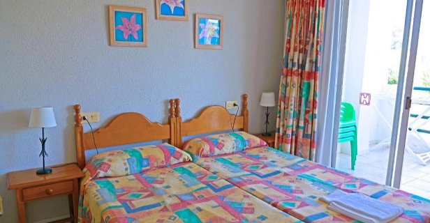 Aparthotel Kione Playa Romana Park
