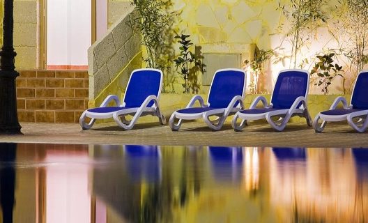 Aparthotel Las Piramides