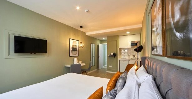 Aparthotel L&h La Latina Selection