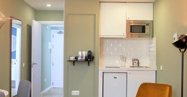 Aparthotel L&h La Latina Selection