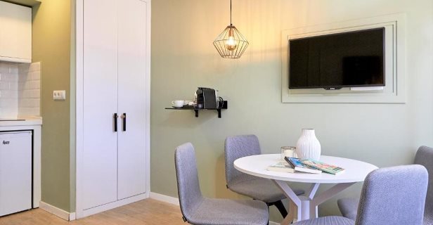 Aparthotel L&h La Latina Selection