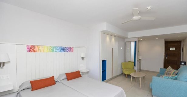 Aparthotel Livvo Veril Playa