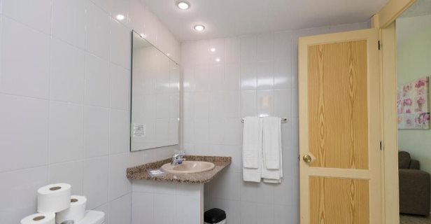 Aparthotel Livvo Veril Playa