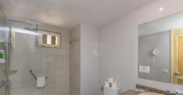 Aparthotel Livvo Veril Playa