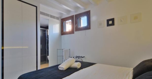 Aparthotel Lonja Suites