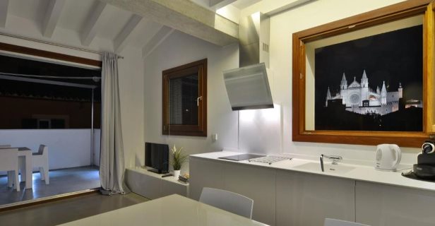 Aparthotel Lonja Suites