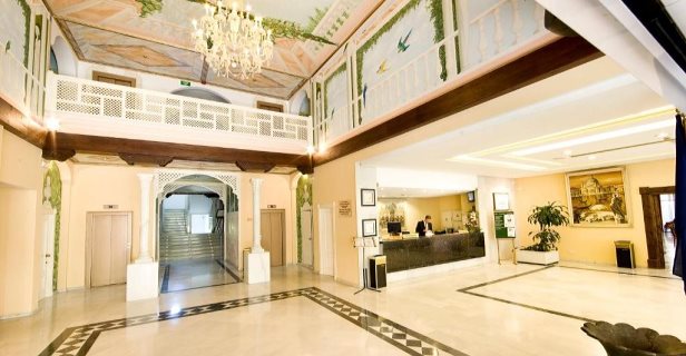 Aparthotel Monarque Sultán