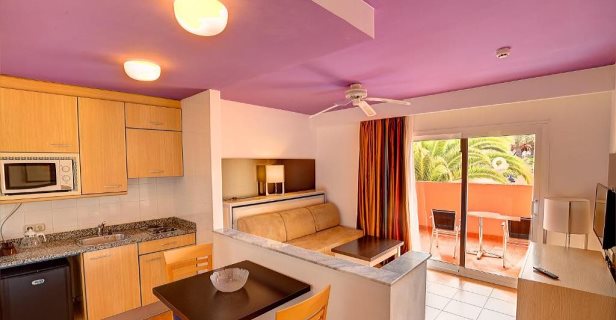 Aparthotel Mónica Beach Resort