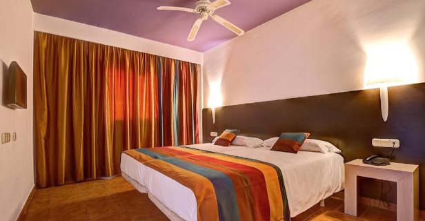 Aparthotel Mónica Beach Resort