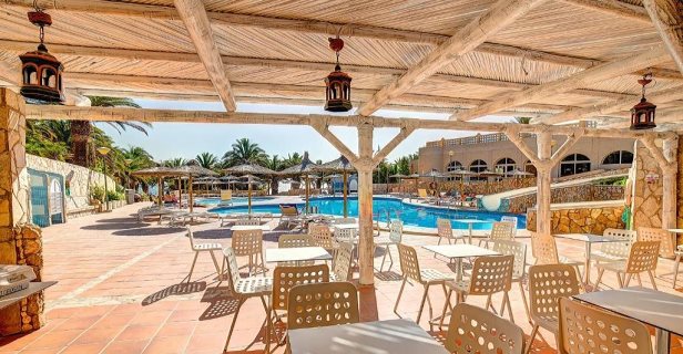 Aparthotel Mónica Beach Resort