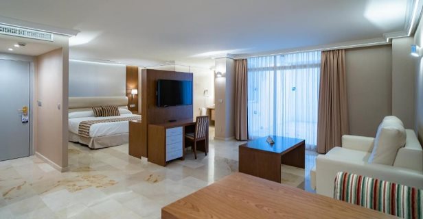 Aparthotel Ms Aguamarina Suites