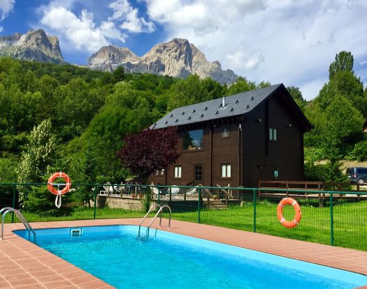 Aparthotel Piedrafita Mountain Lodge