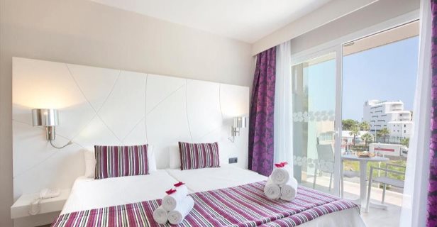 Aparthotel Playa De Muro Suites