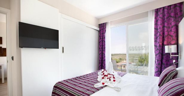 Aparthotel Playa De Muro Suites