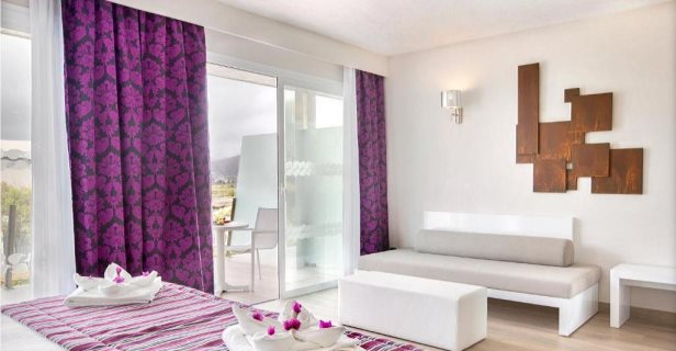 Aparthotel Playa De Muro Suites