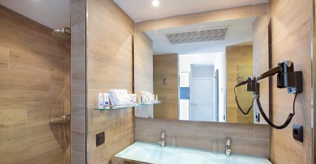 Aparthotel Playa De Muro Suites