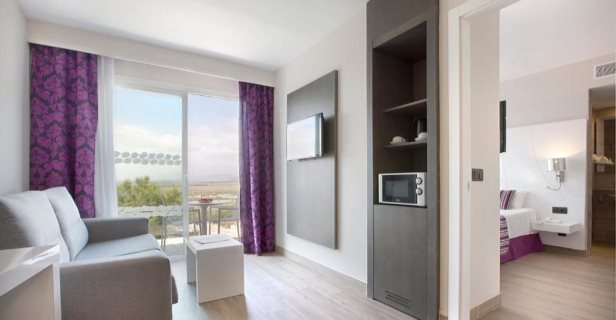 Aparthotel Playa De Muro Suites