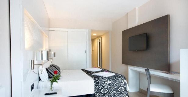 Aparthotel Playa De Muro Suites