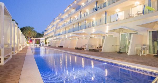 Aparthotel Playa De Muro Suites