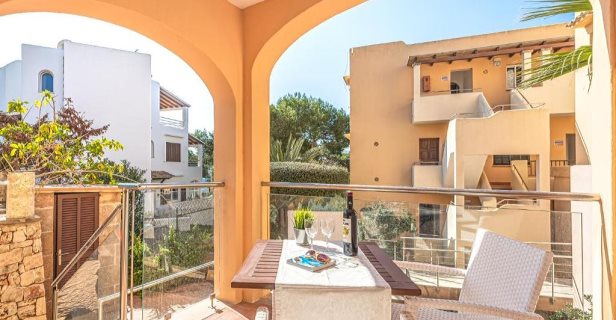 Aparthotel Playa Ferrera