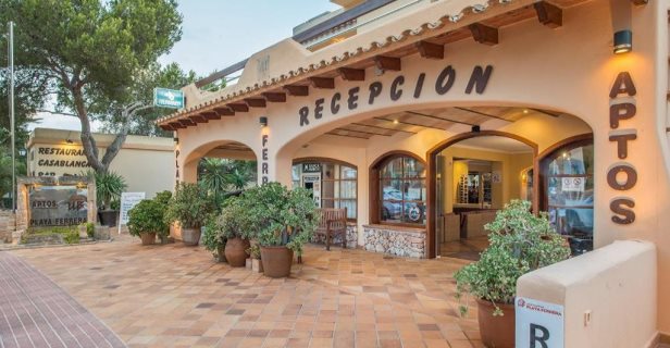 Aparthotel Playa Ferrera