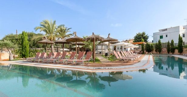 Aparthotel Playa Ferrera