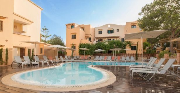 Aparthotel Playa Ferrera