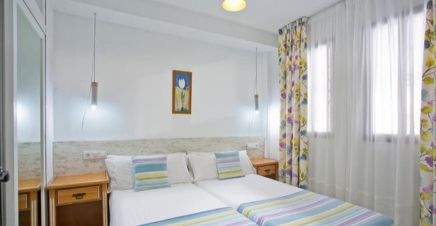 Aparthotel Pueblo Evita