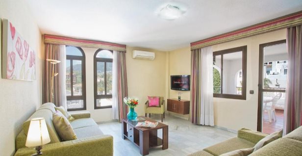 Aparthotel Pueblo Evita