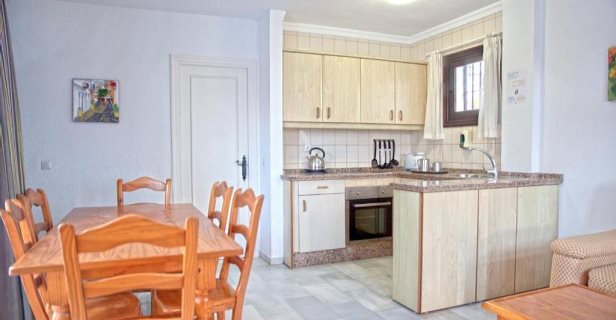 Aparthotel Pueblo Evita