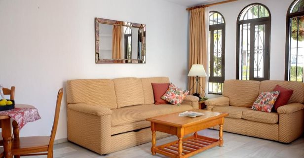 Aparthotel Pueblo Evita