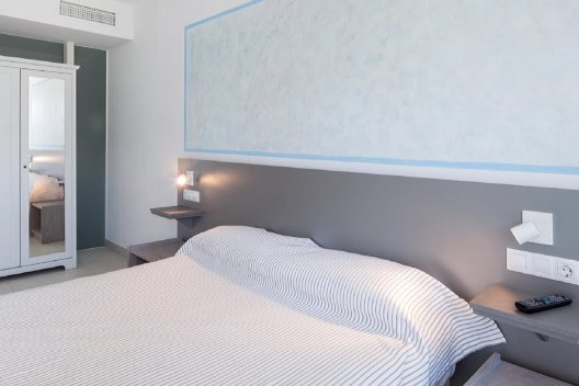 Aparthotel Puerto Cala Vadella